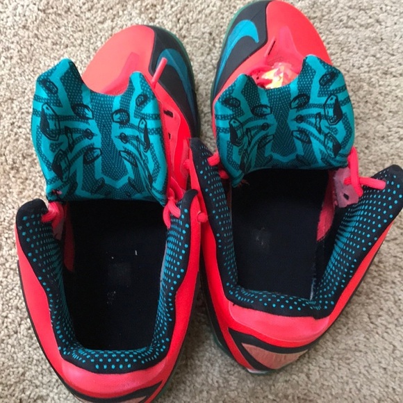 NIKE men’s size 11.5 red combo elite sneakers main image 8